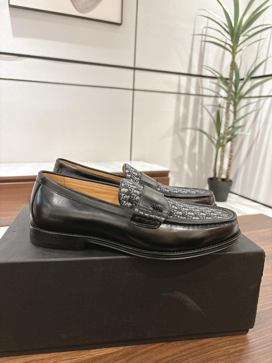 Black Shoes