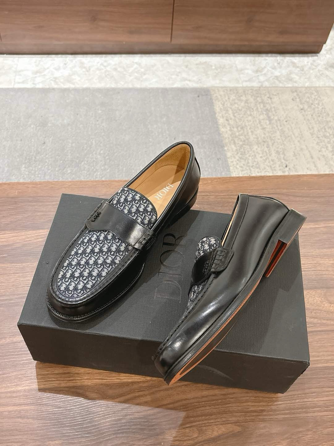 Black Shoes