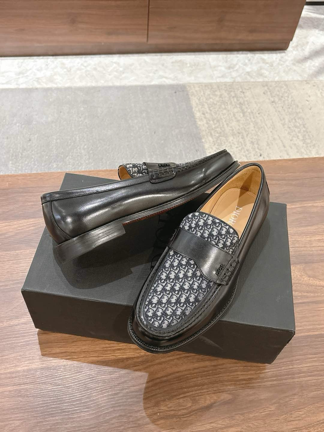 Black Shoes
