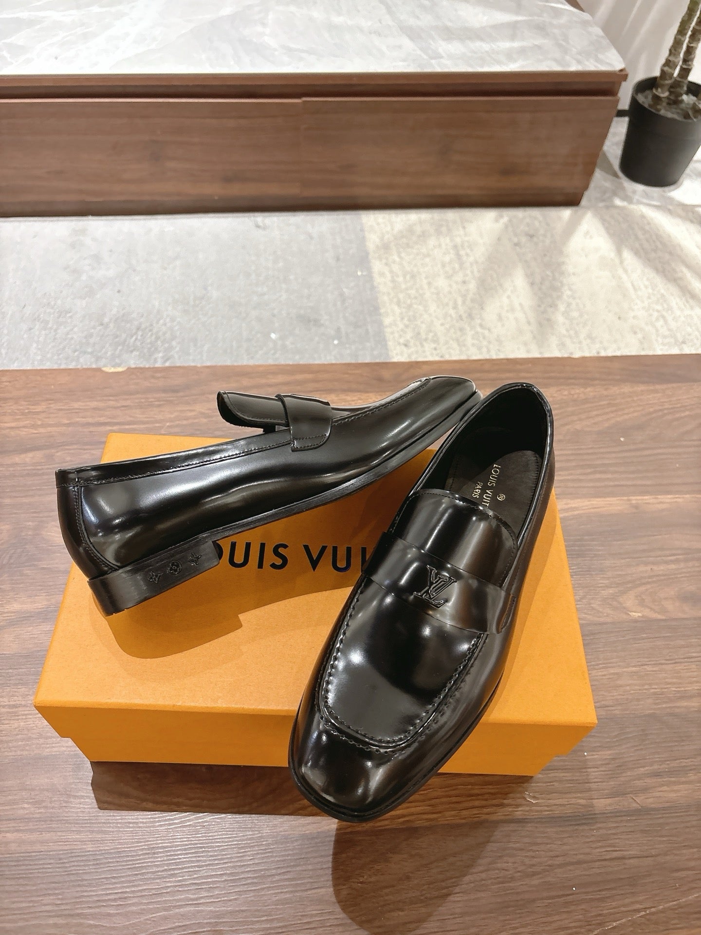 Black Shoes