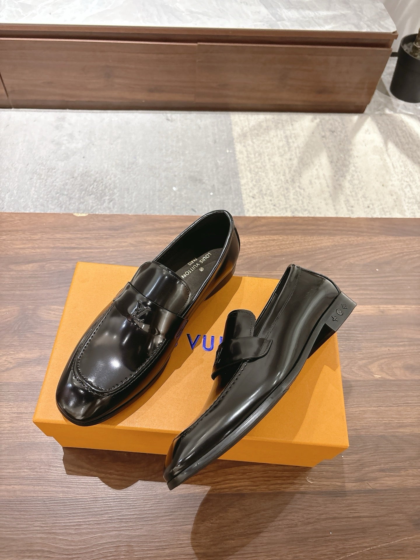 Black Shoes