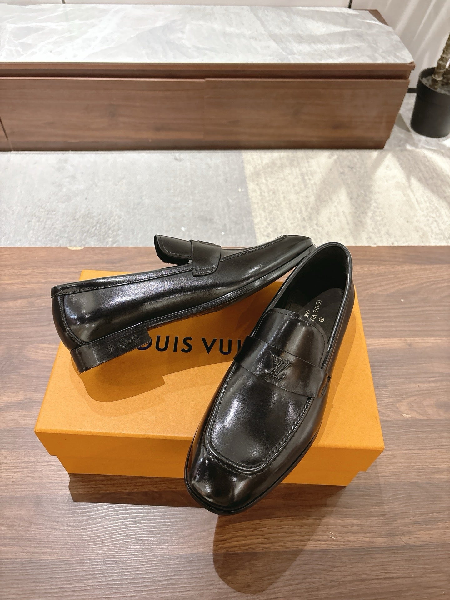 Black Shoes
