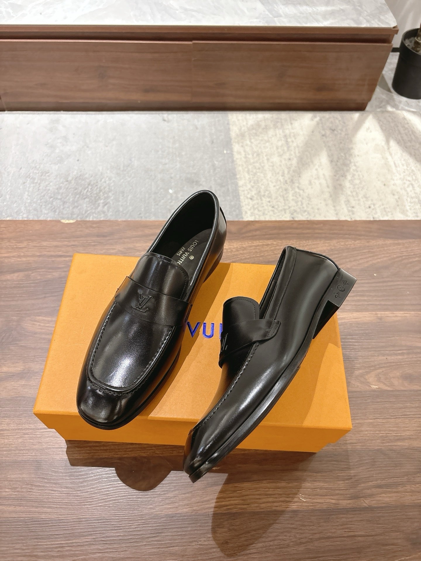 Black Shoes