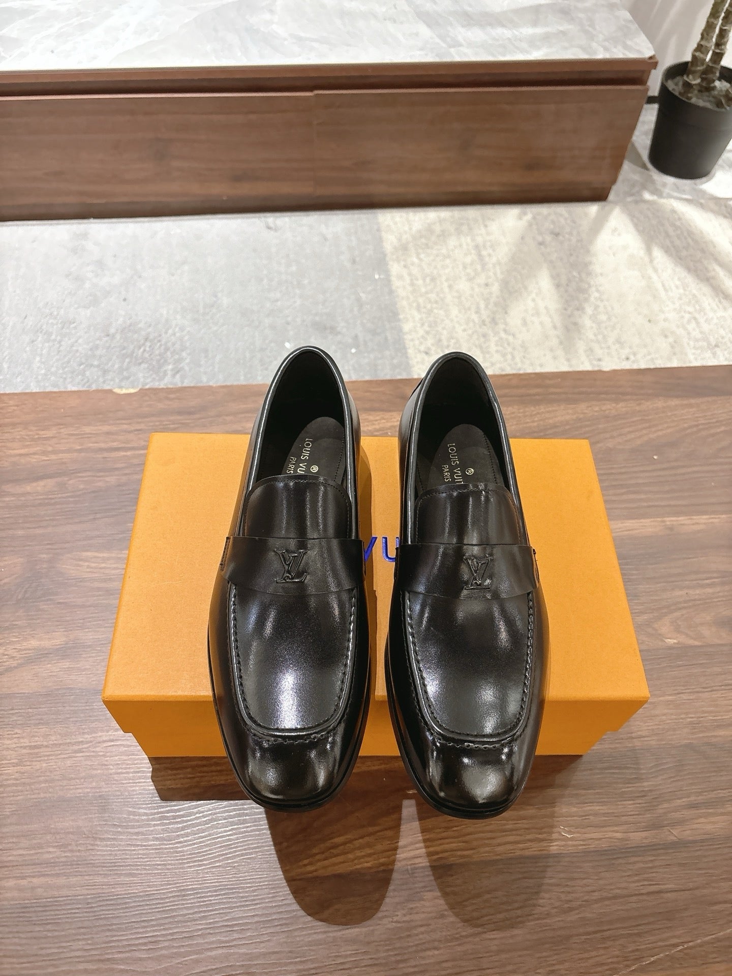 Black Shoes