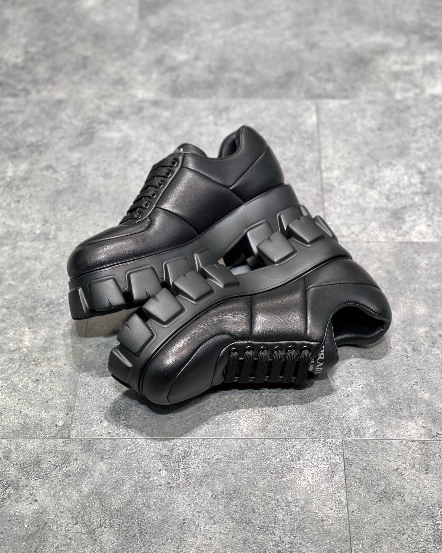 Schwarze Schuhe