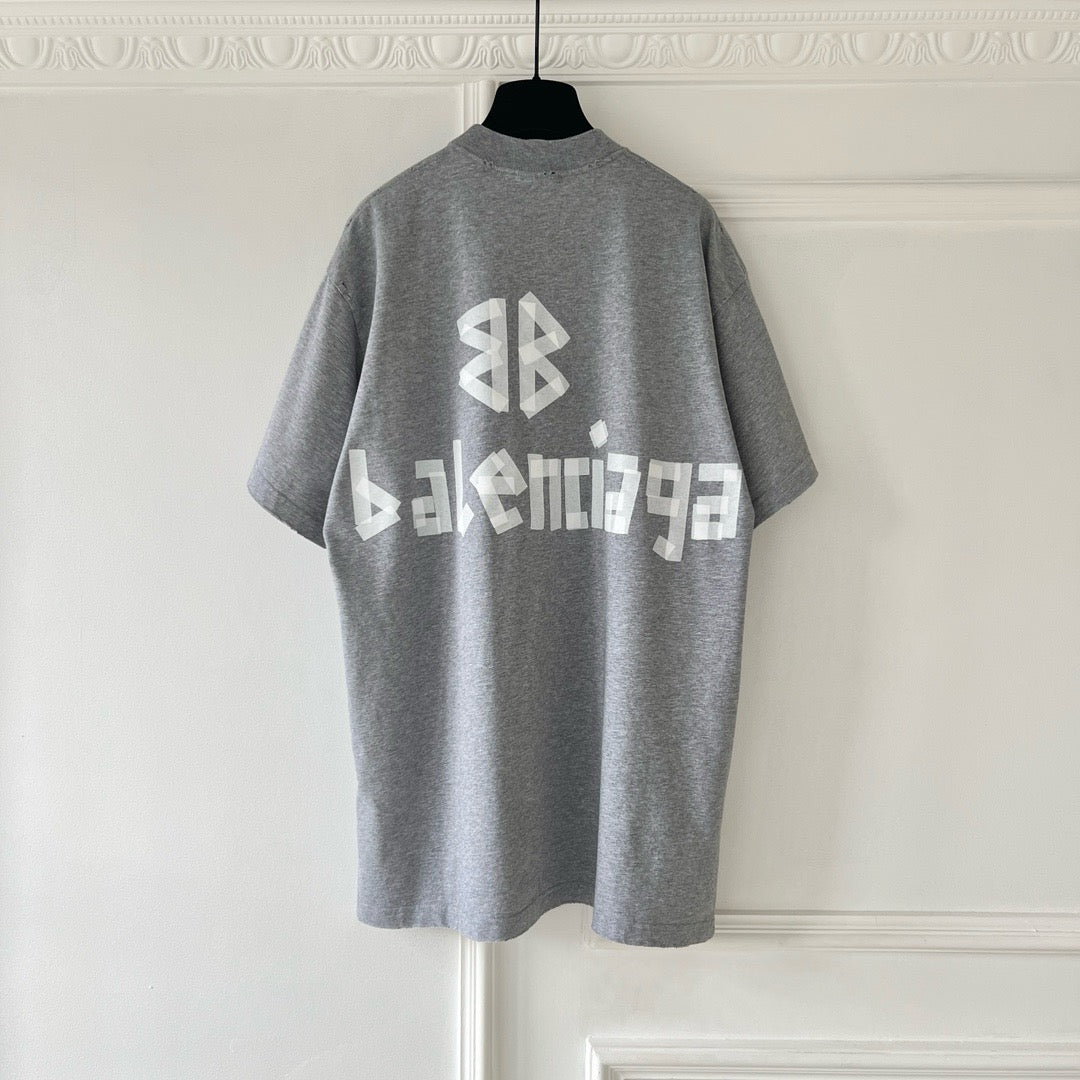 camiseta gris