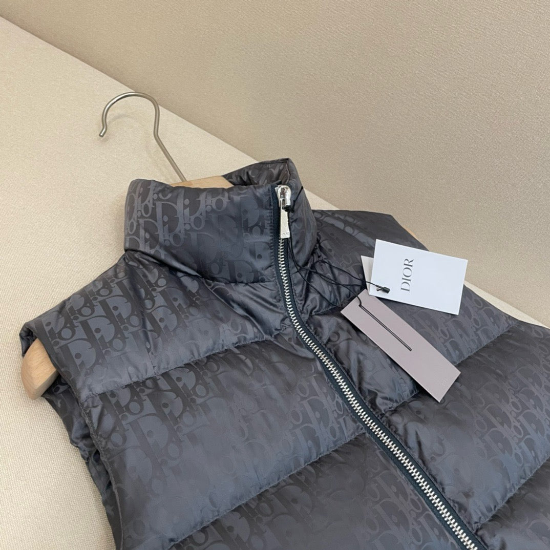 Chaqueta negra, gris y azul