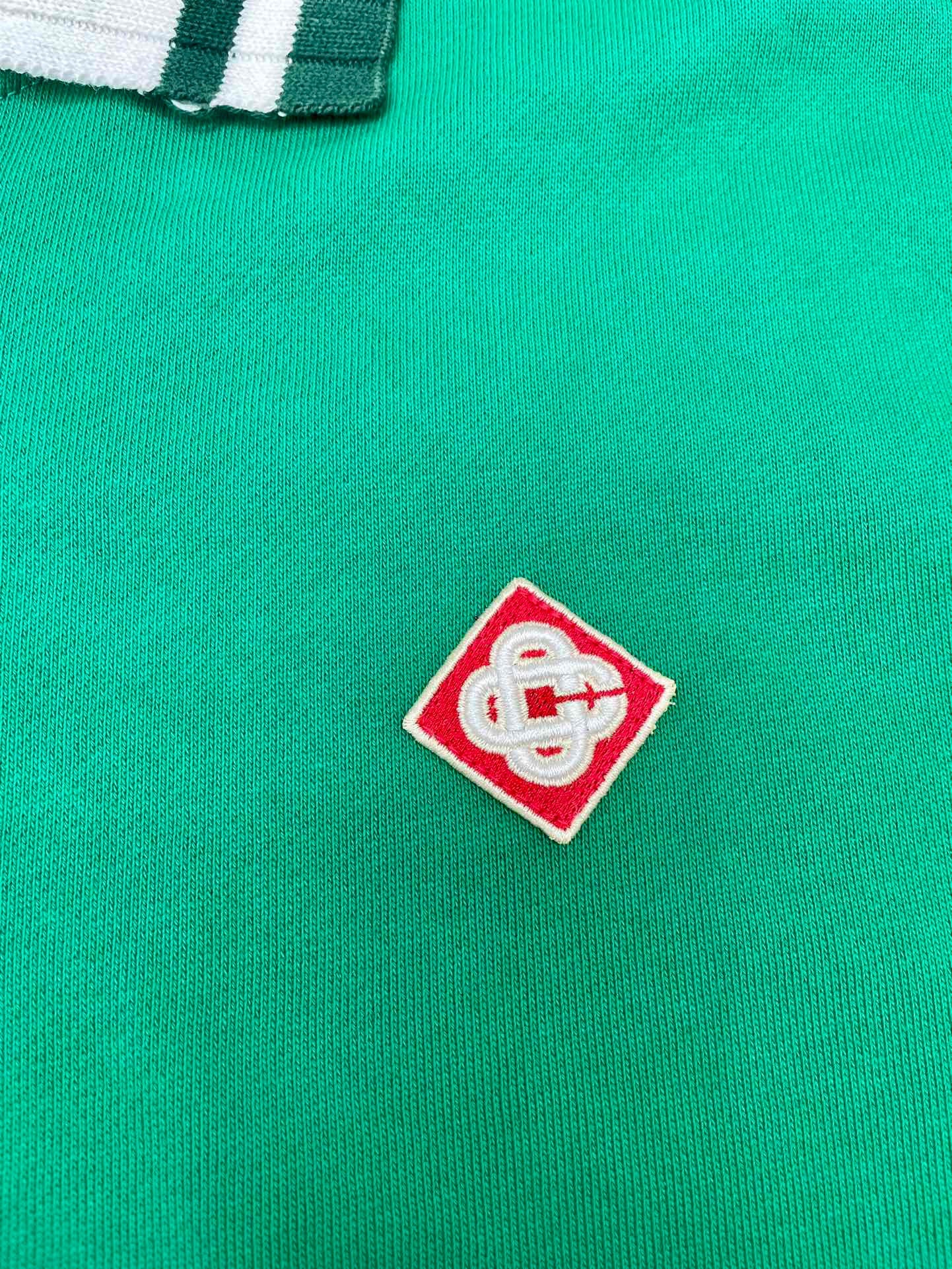 Chaqueta roja y verde