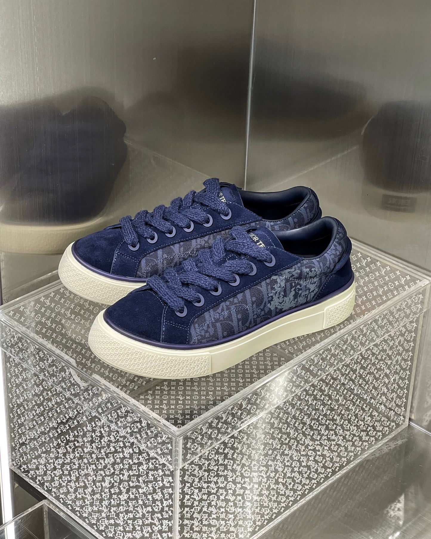 Mehrfarbige Schuhe