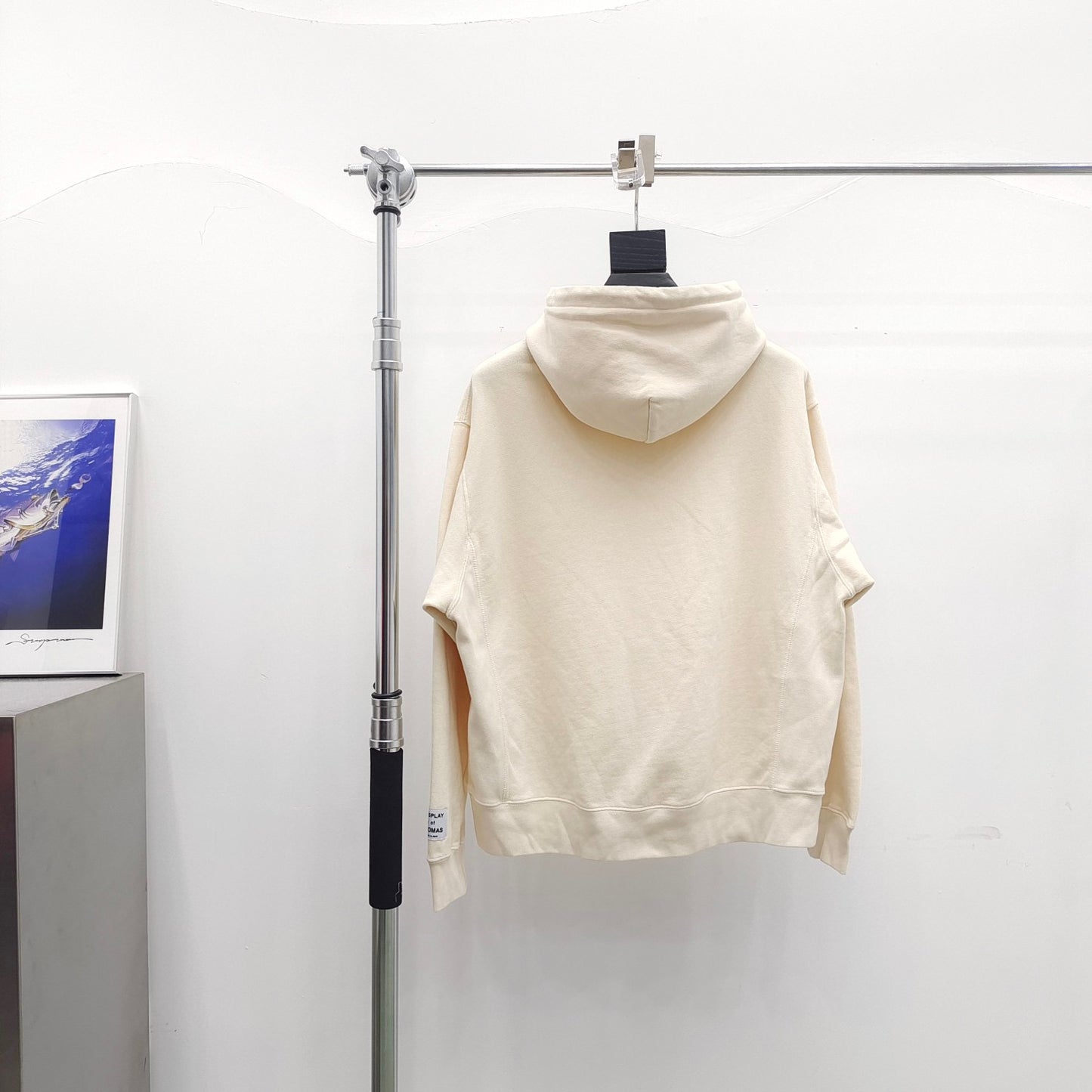 Sudadera con capucha blanca