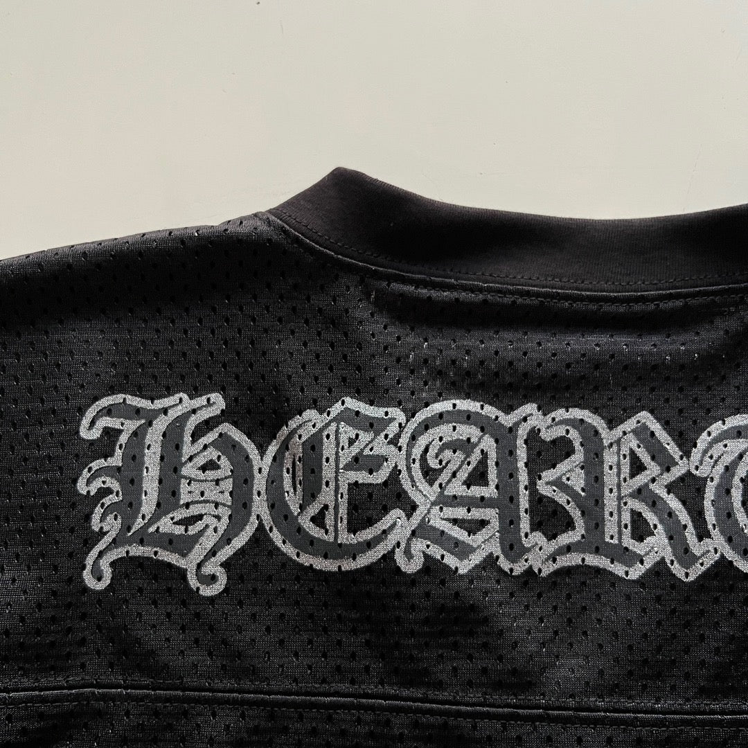 camiseta negra