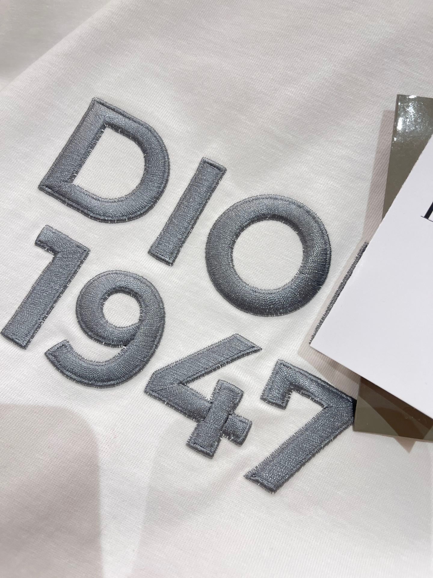 Blau-weißes T-Shirt