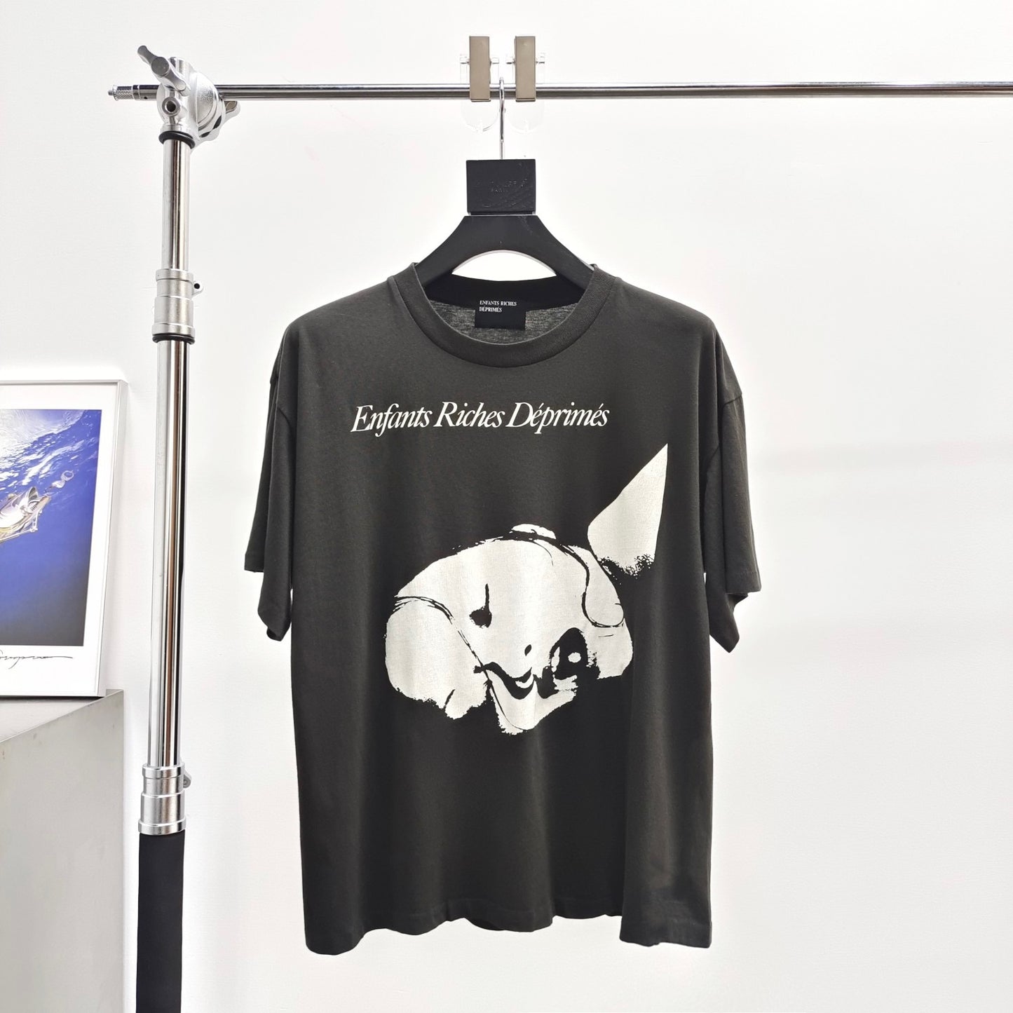 camiseta negra