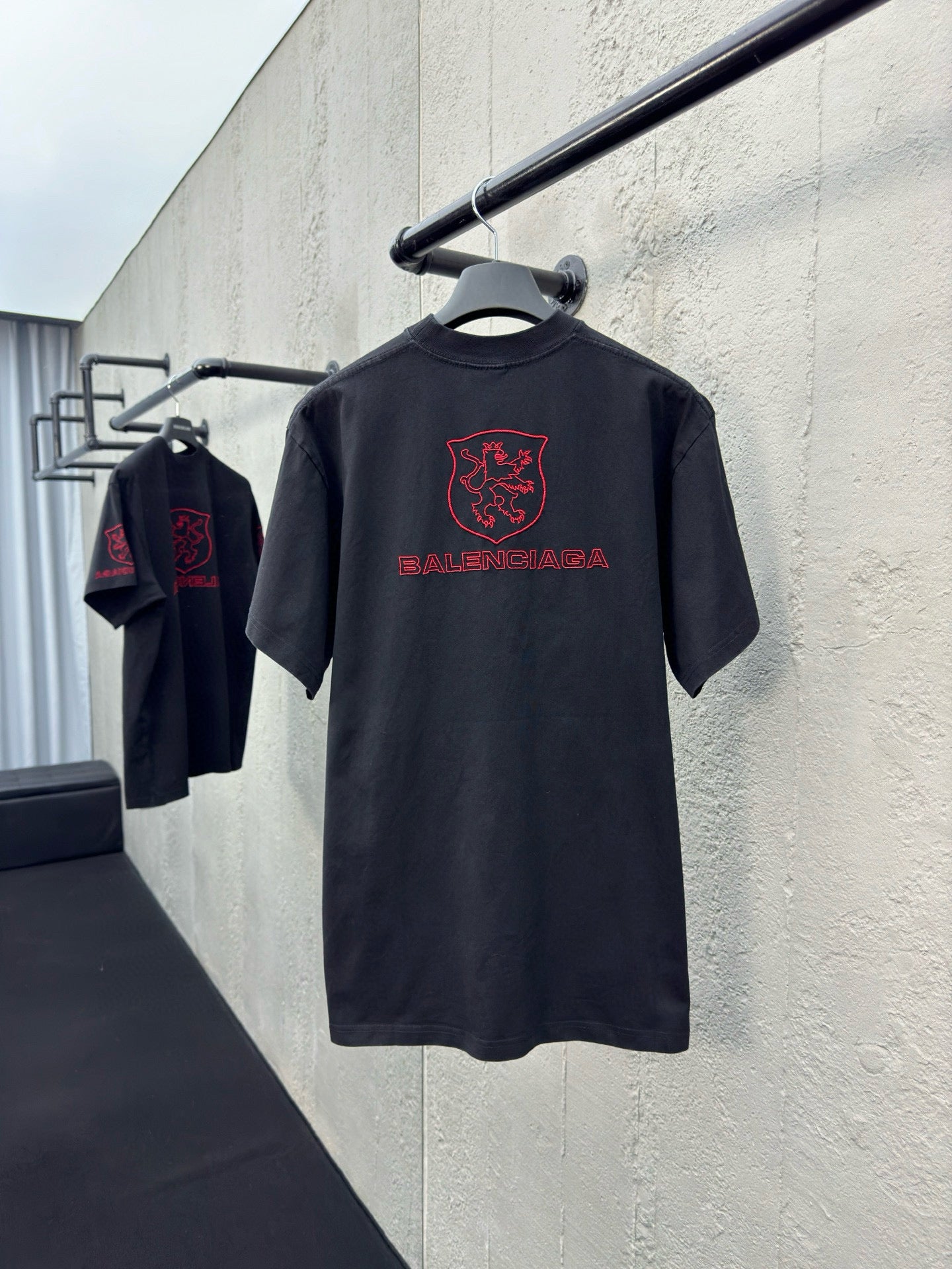 Dunkelschwarzes T-Shirt