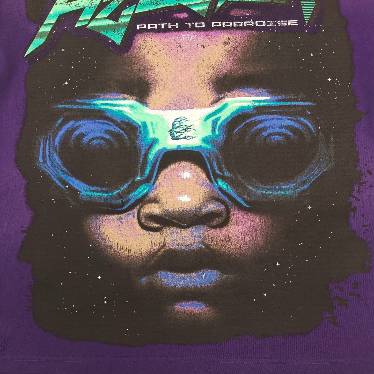 camiseta morada