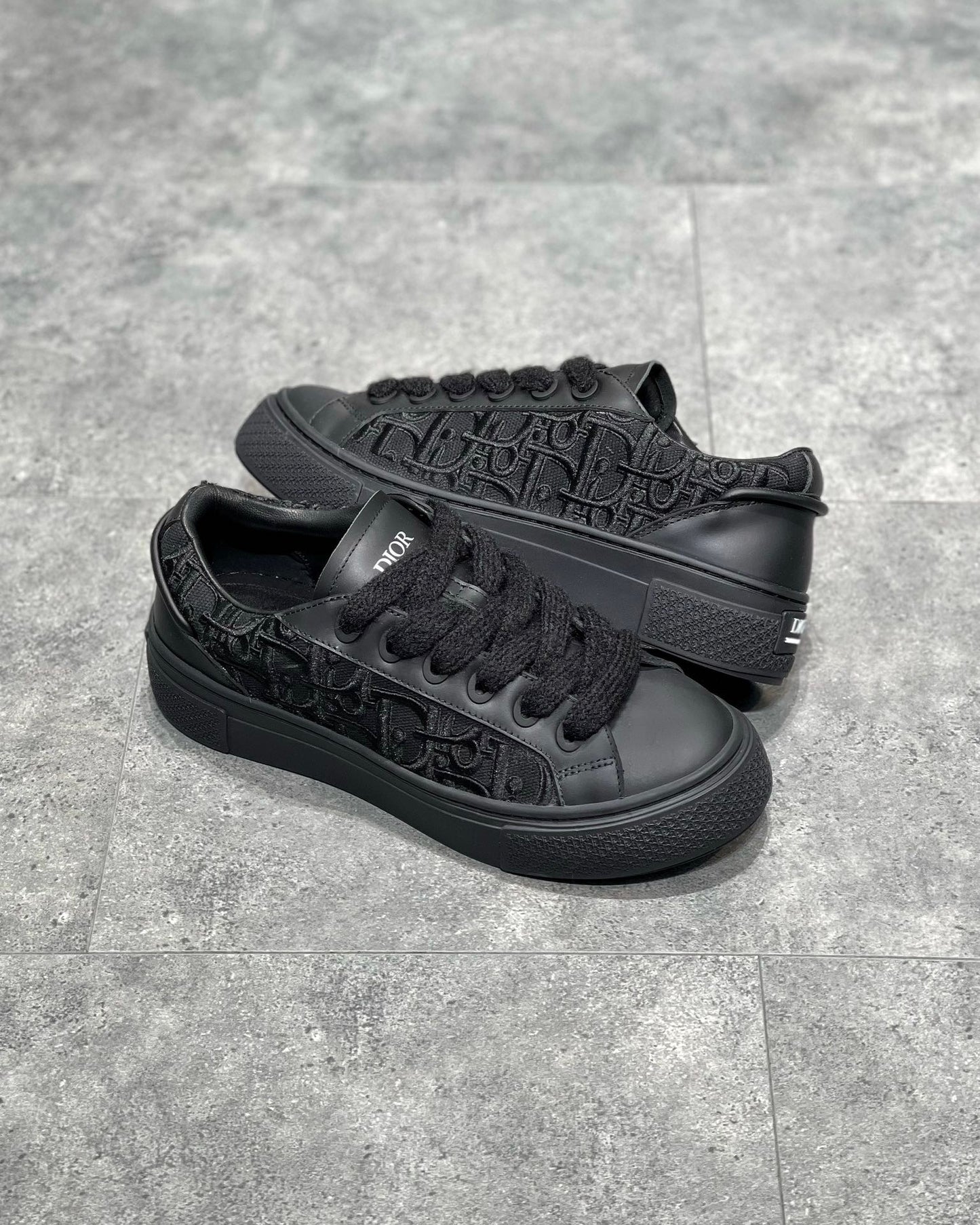Mehrfarbige Schuhe