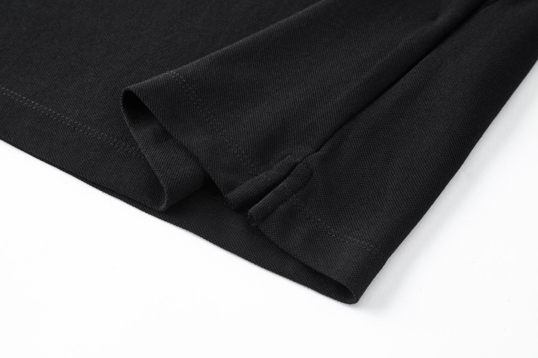 Polo blanco y negro