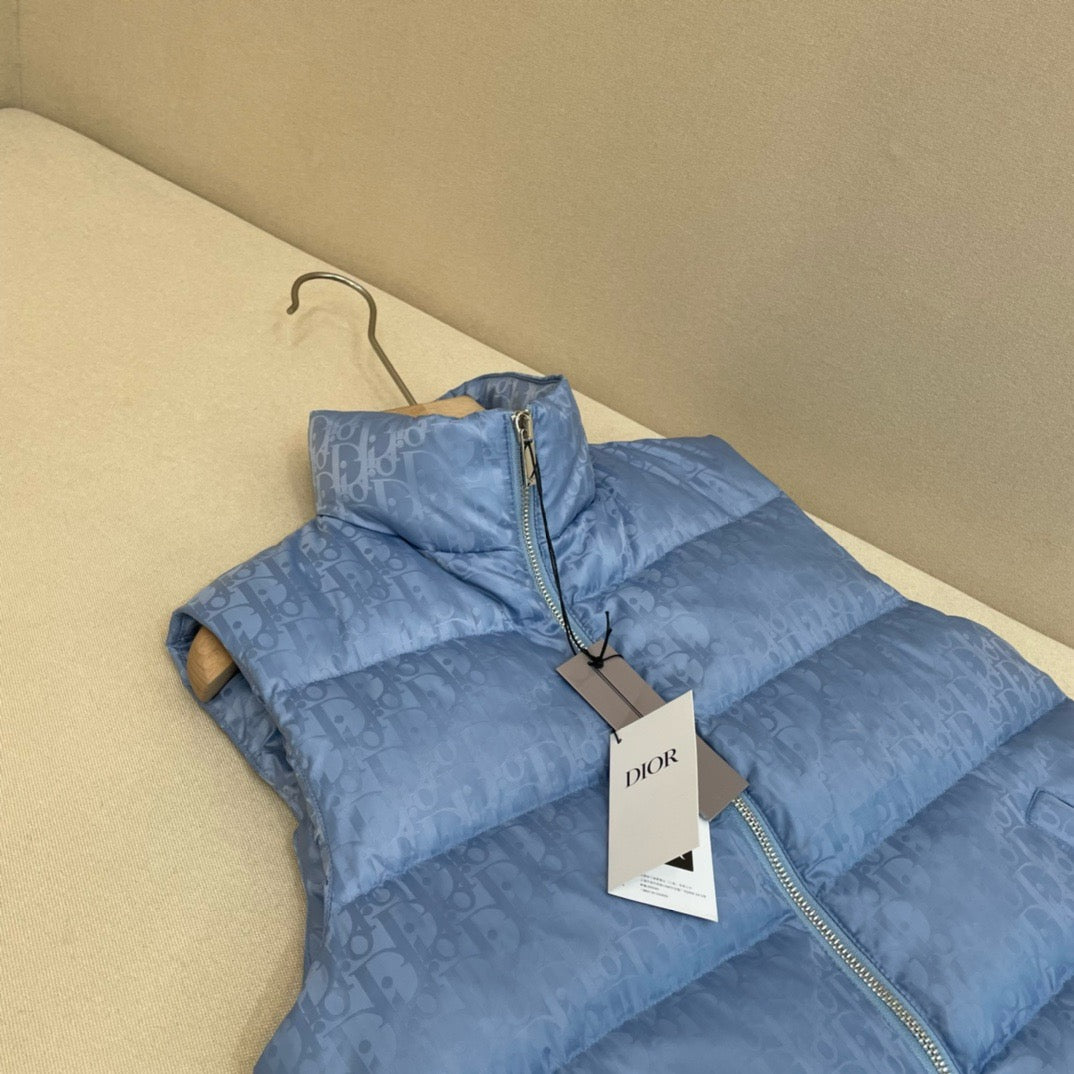 Chaqueta negra, gris y azul