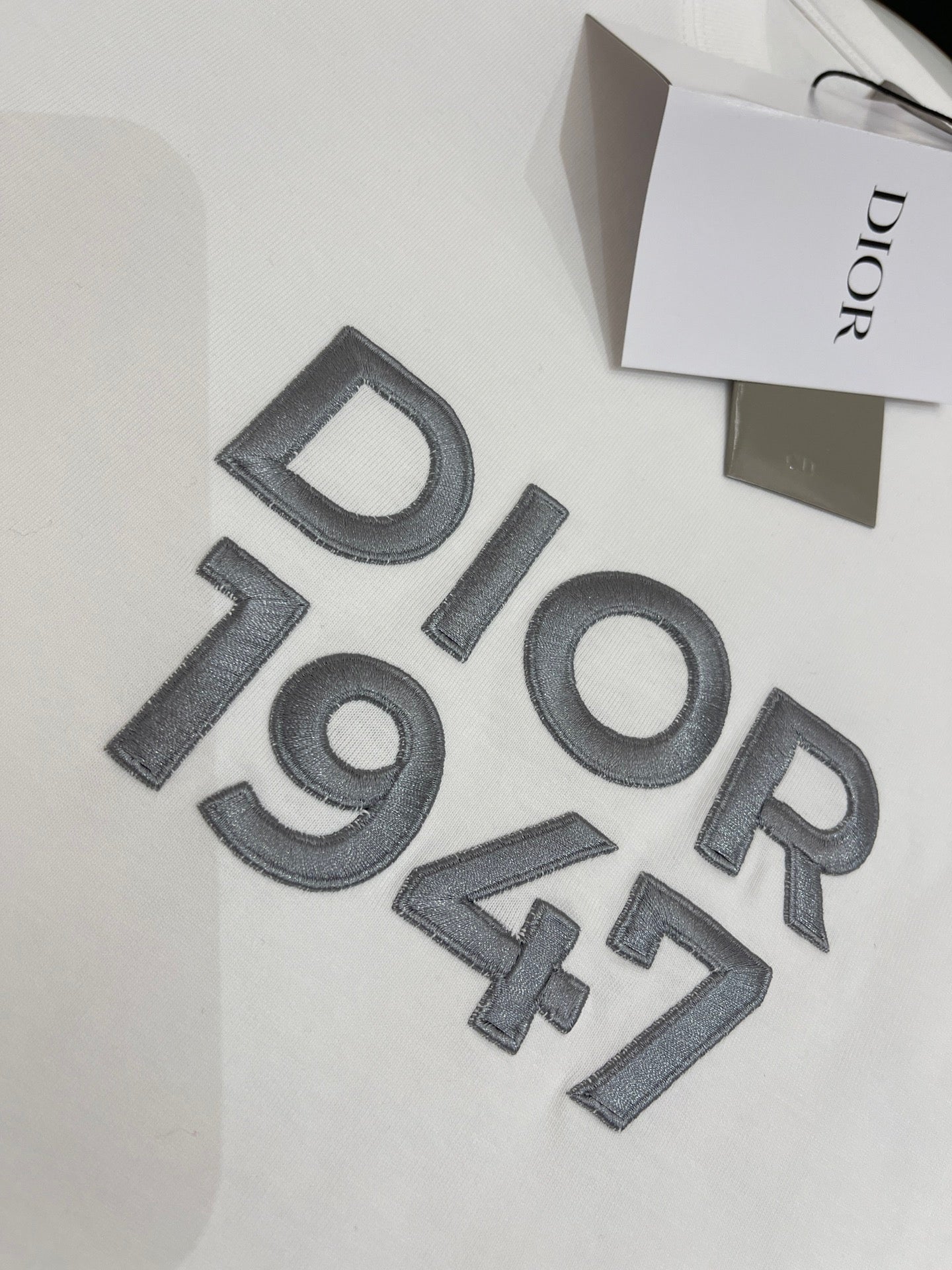 Blau-weißes T-Shirt