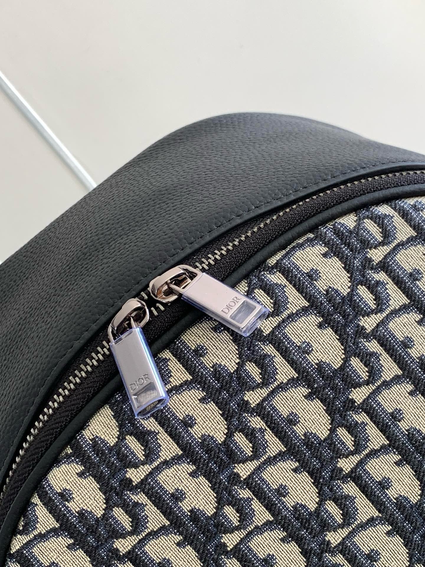 Mehrfarbige Tasche