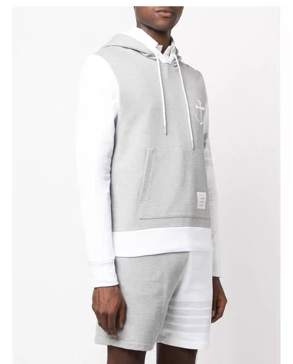 Sudadera con capucha gris y blanca
