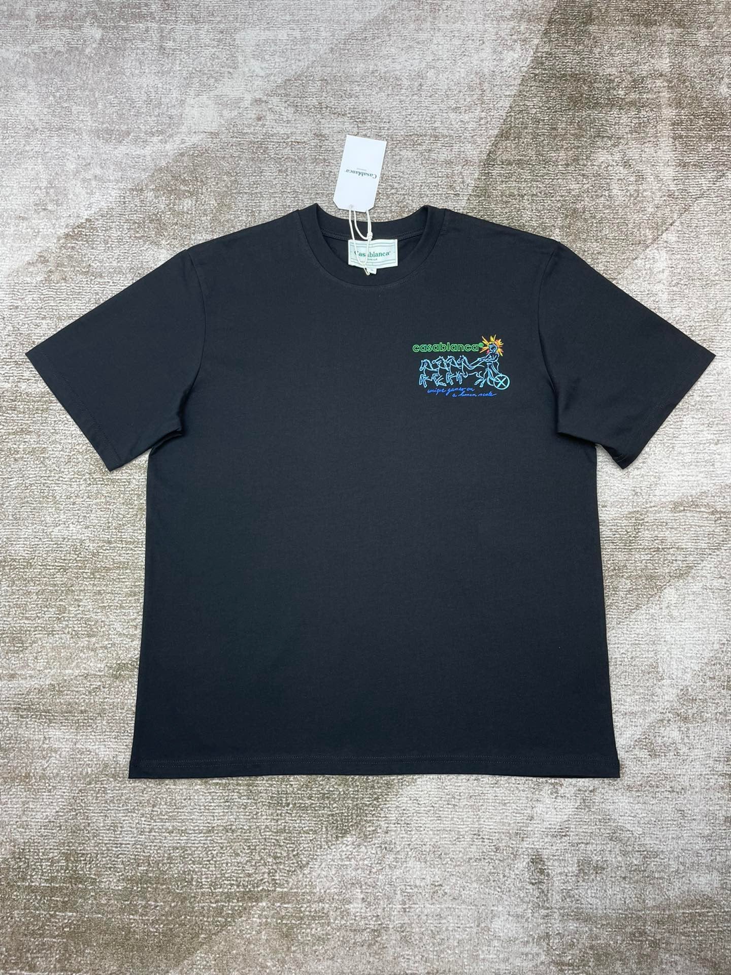 Camiseta en blanco y negro