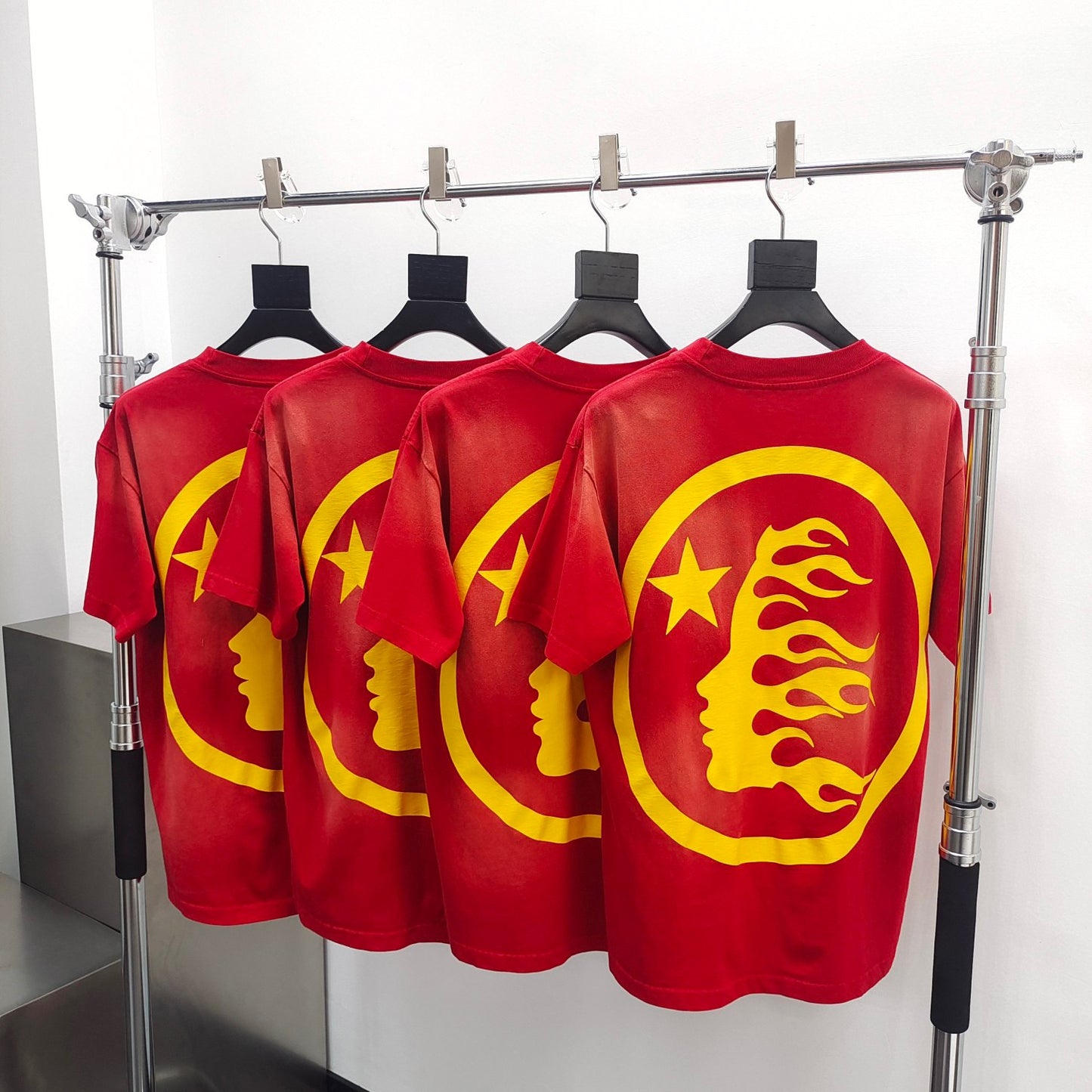 camiseta roja