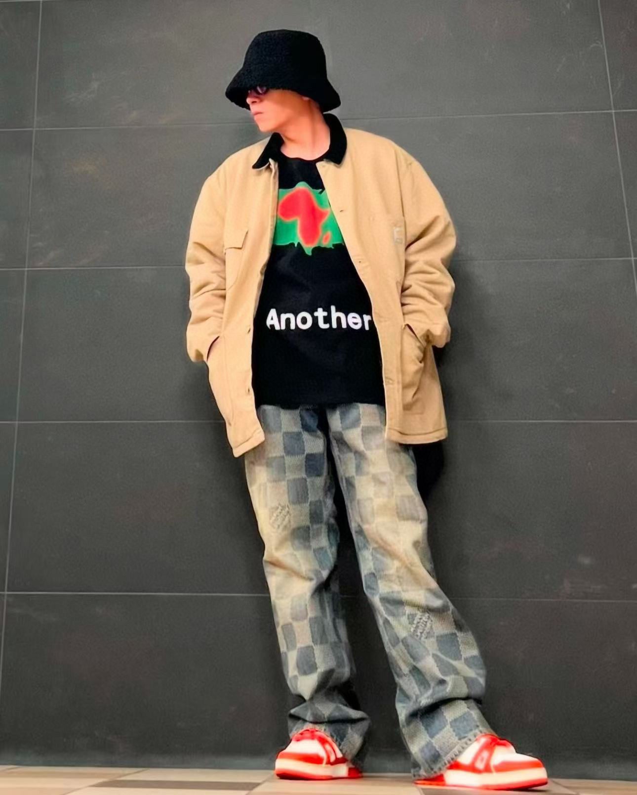 Mehrfarbiges T-Shirt