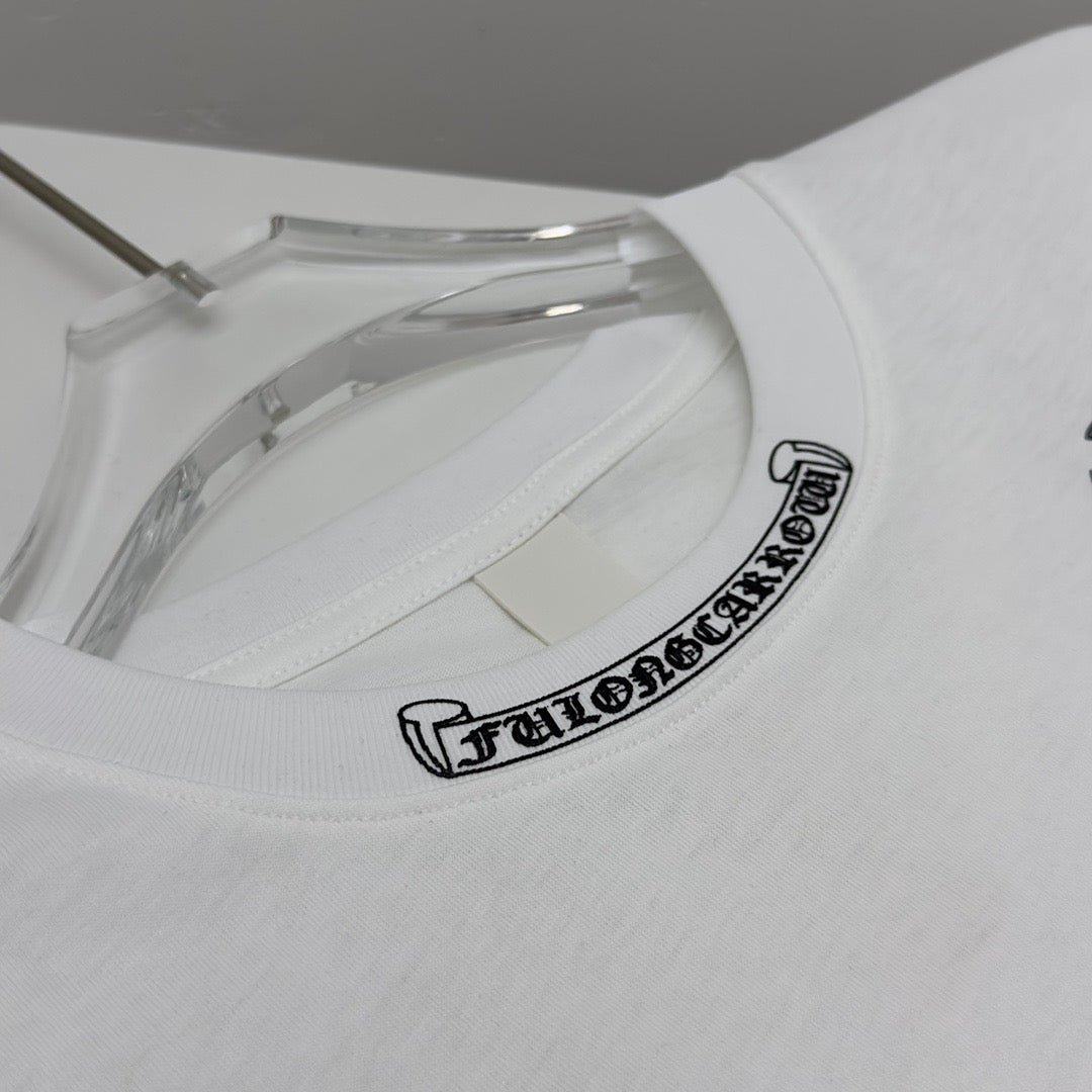 Camiseta en blanco y negro