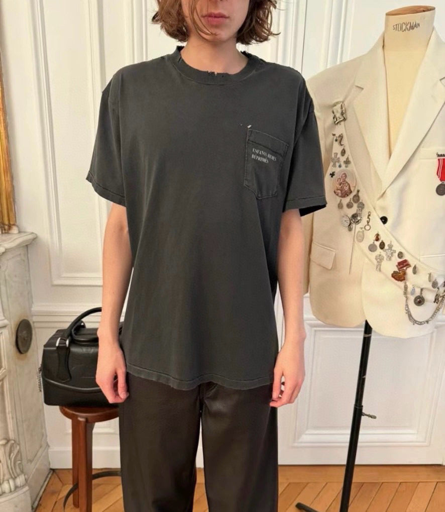 Schwarzes T-Shirt
