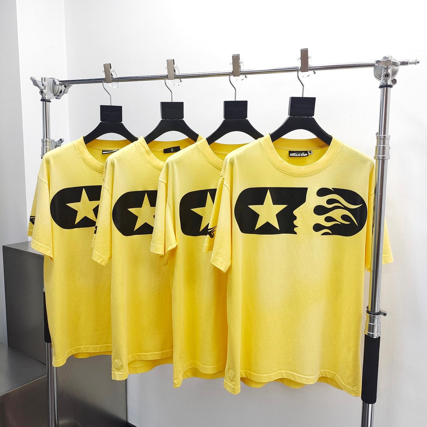 camiseta amarilla