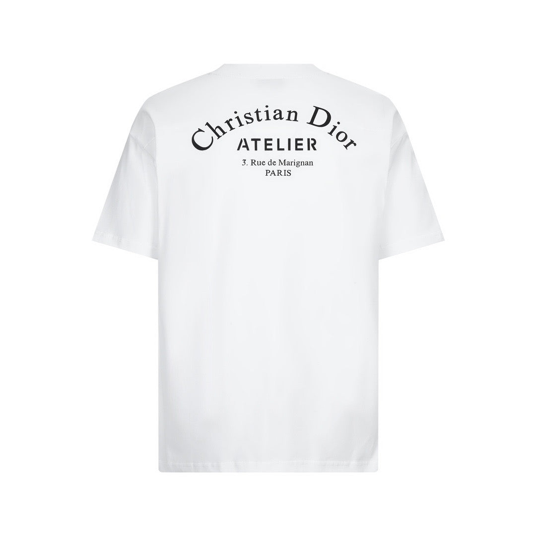 Schwarz-weißes T-Shirt