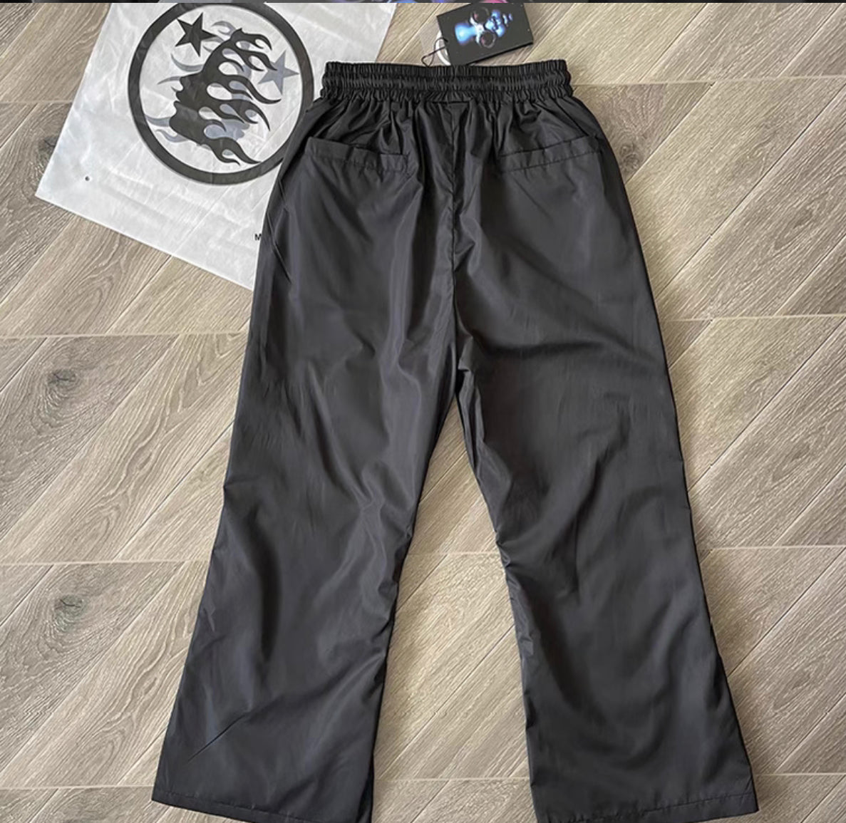 Schwarze Hosen