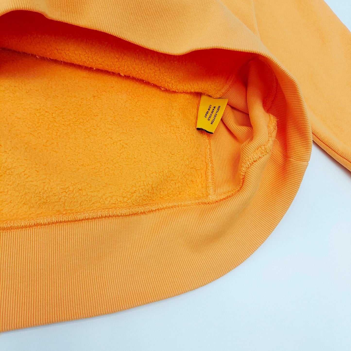 Sudadera con capucha amarilla