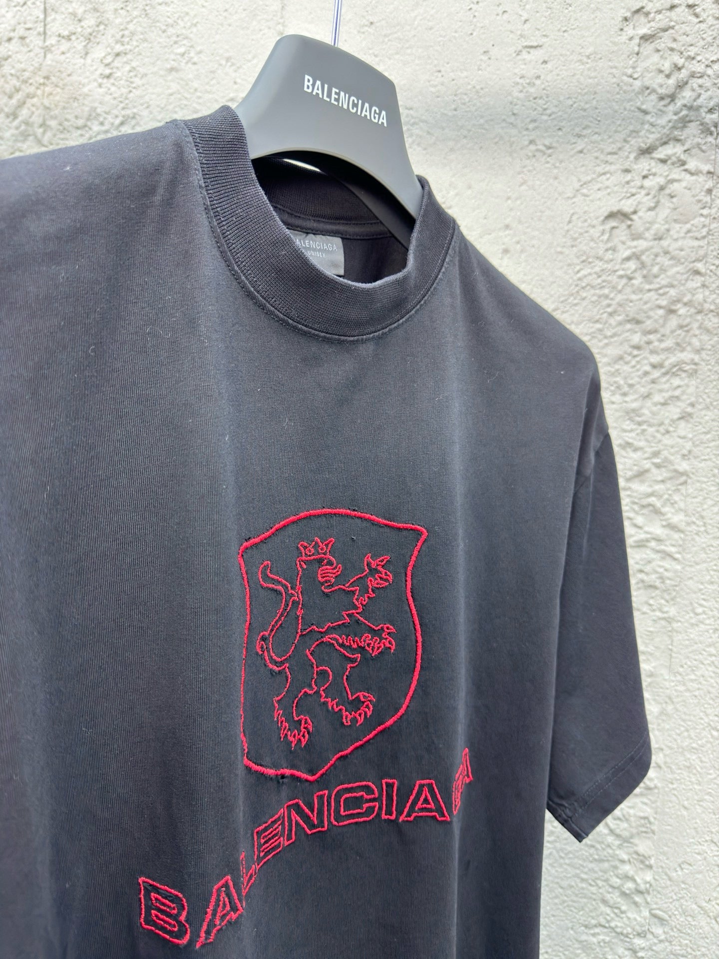 Dunkelschwarzes T-Shirt