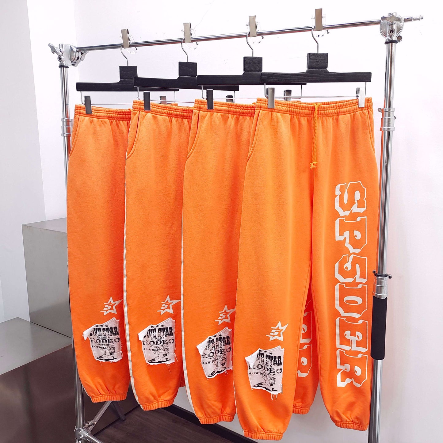 Pantalón naranja