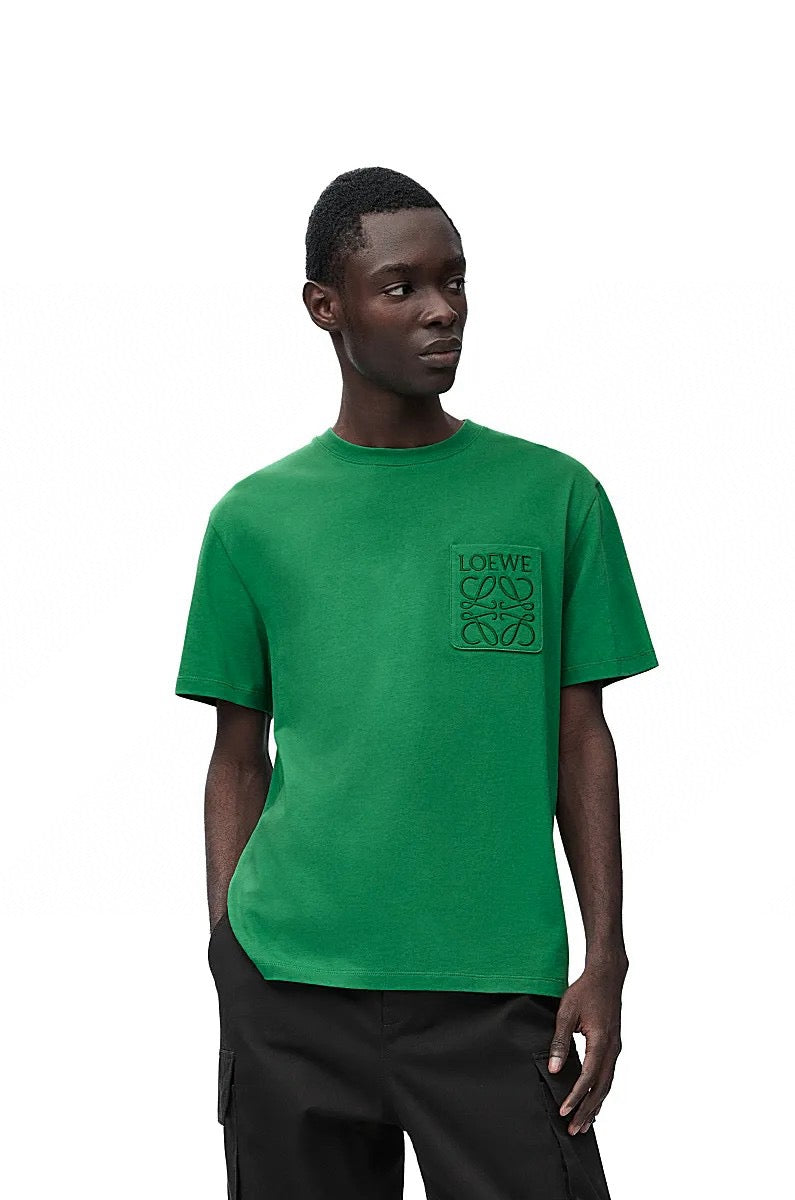 Camiseta blanca, negra y verde