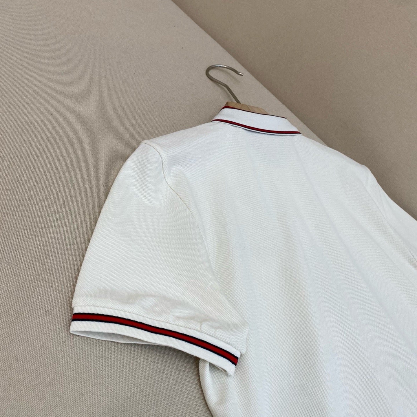 Mehrfarbiges T-Shirt
