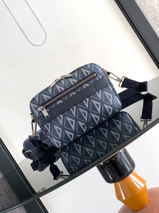 Dunkelblaue Tasche