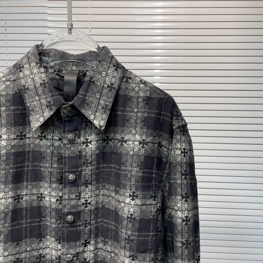 Camisa azul y negra