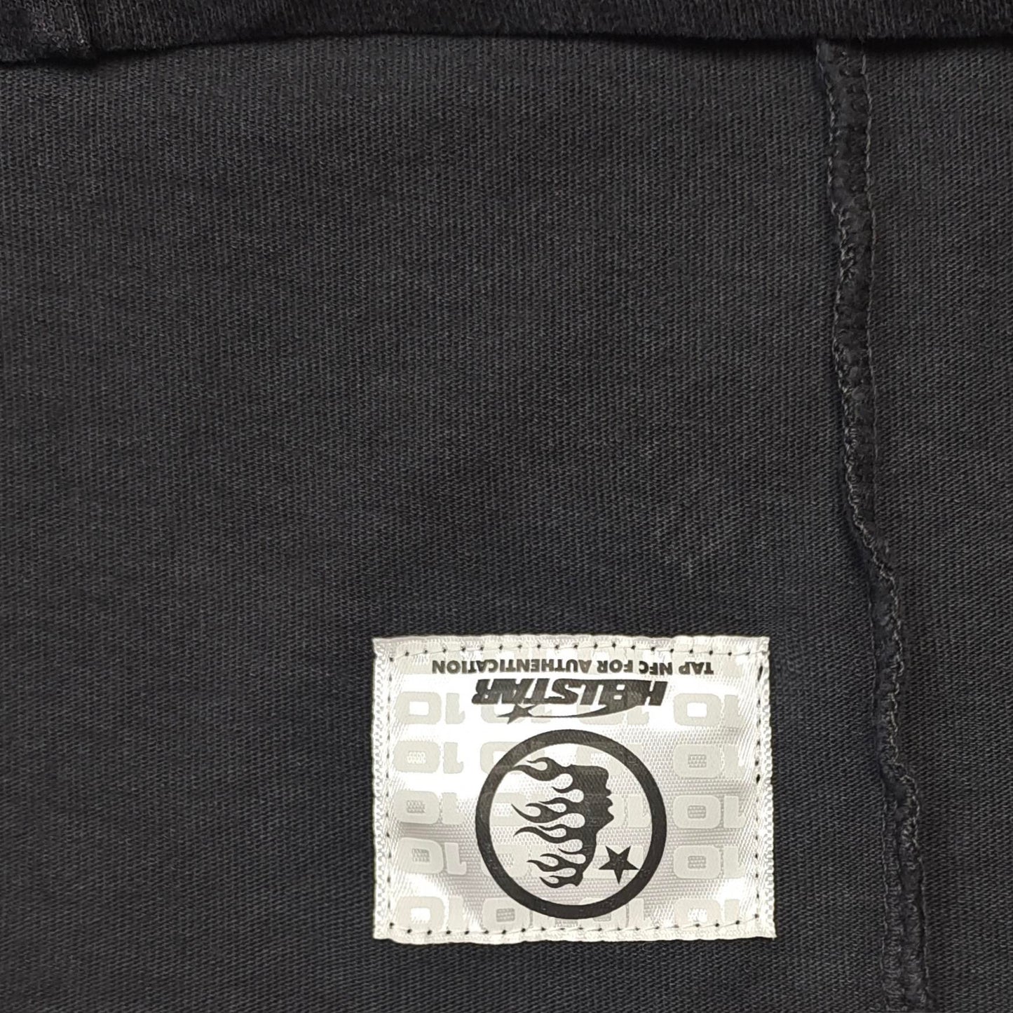 camiseta negra