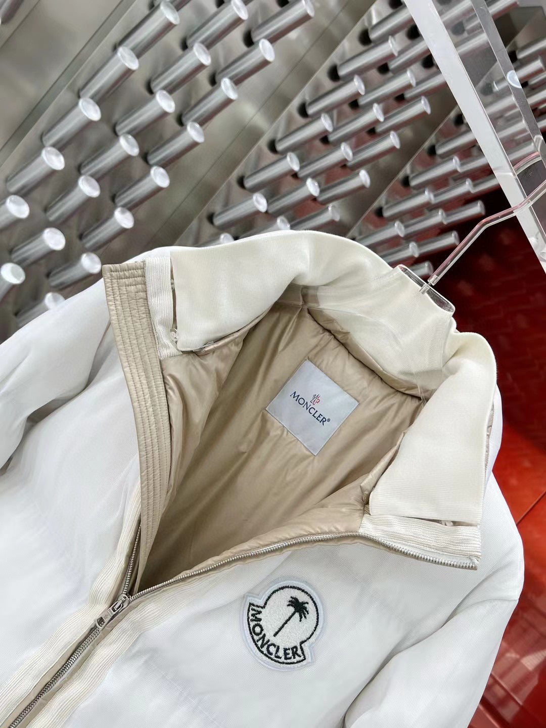 Weiße Jacke