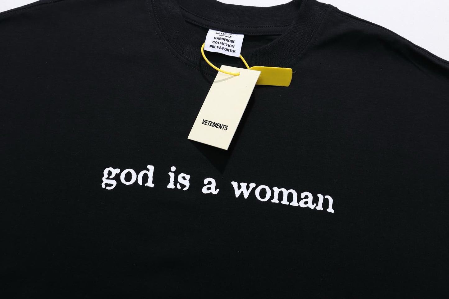 Schwarzes T-Shirt