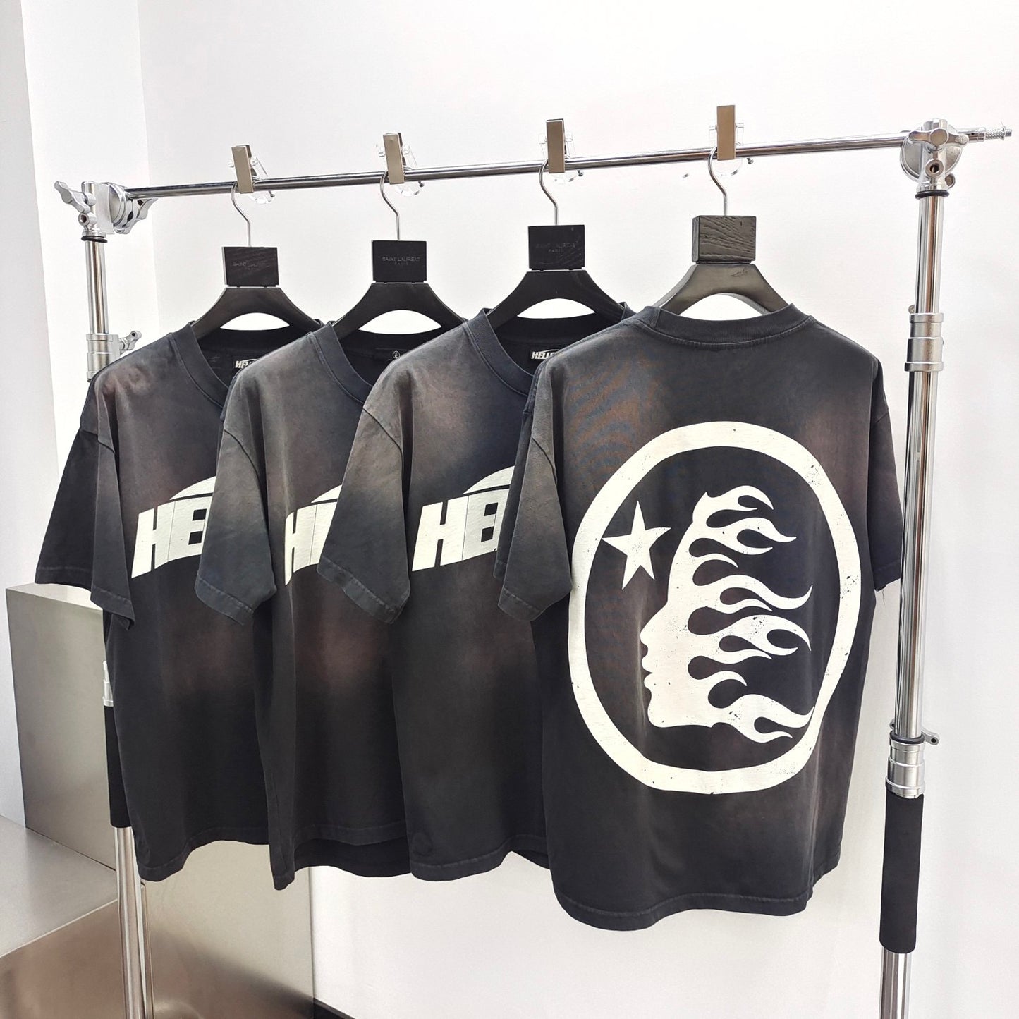 Camiseta negra oscura
