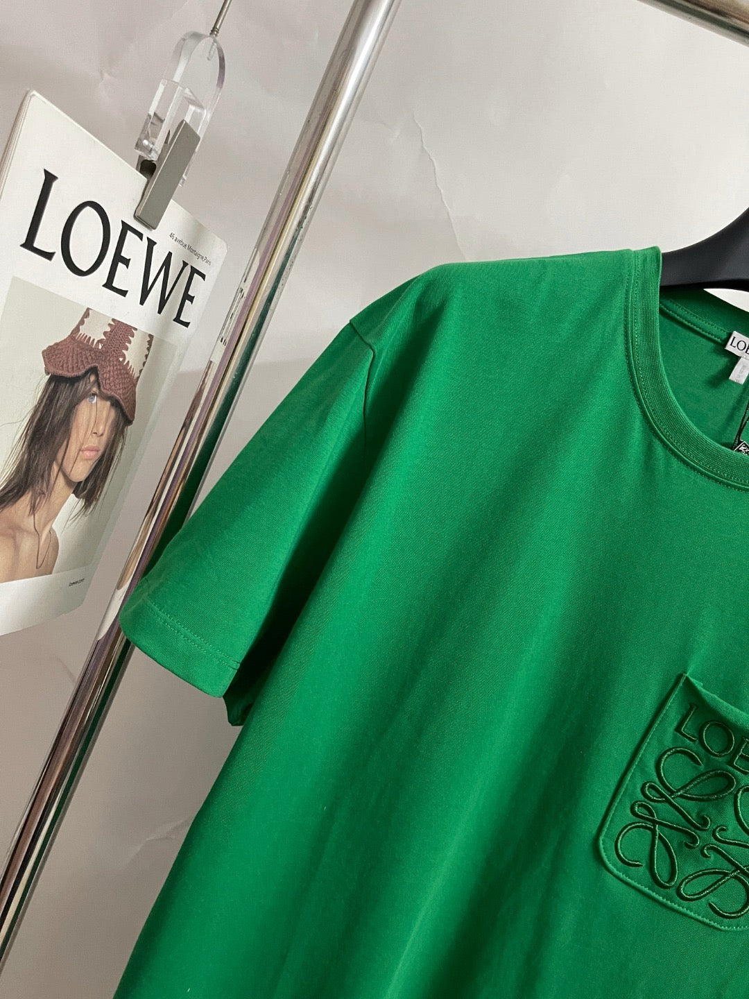 Camiseta blanca, negra y verde
