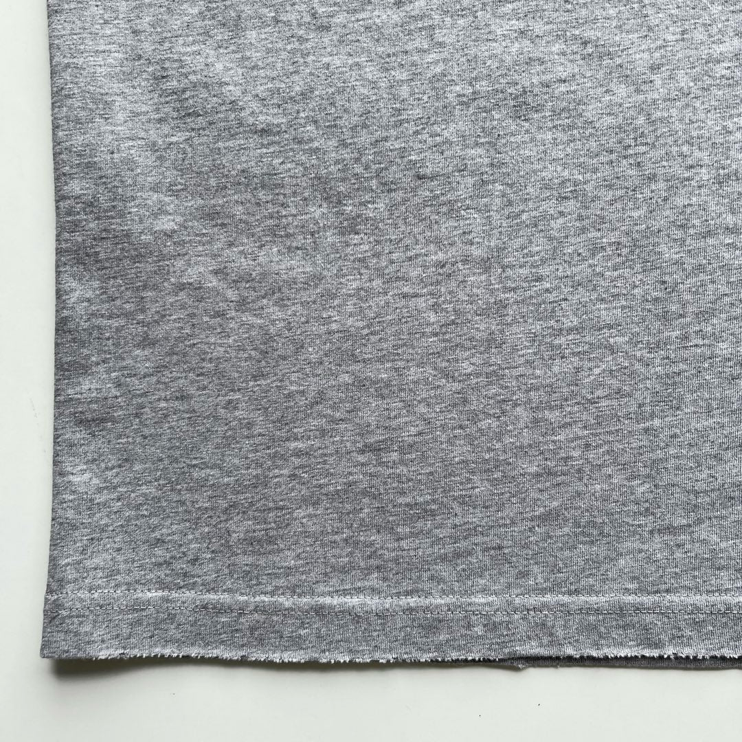 camiseta gris