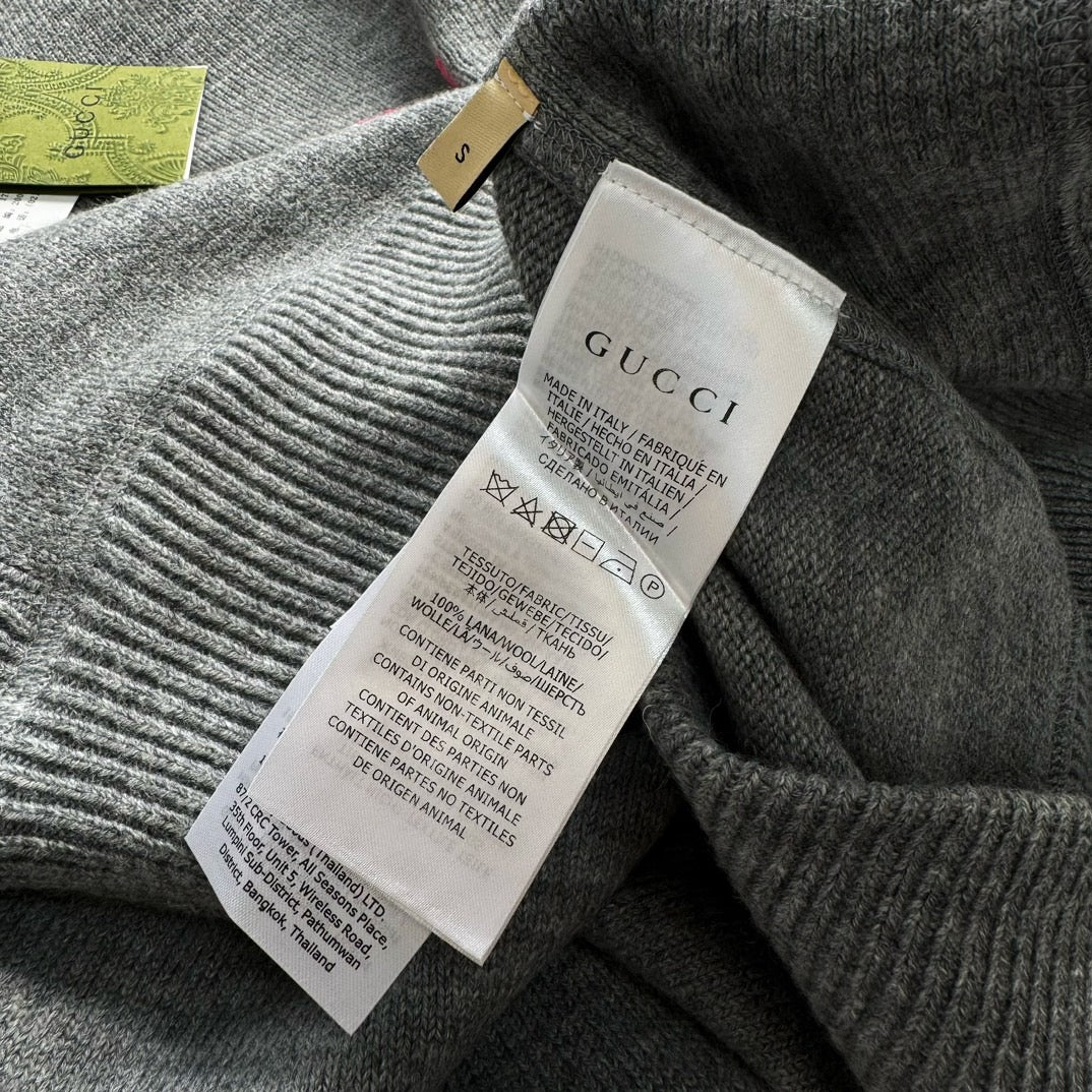 Grauer Hoodie