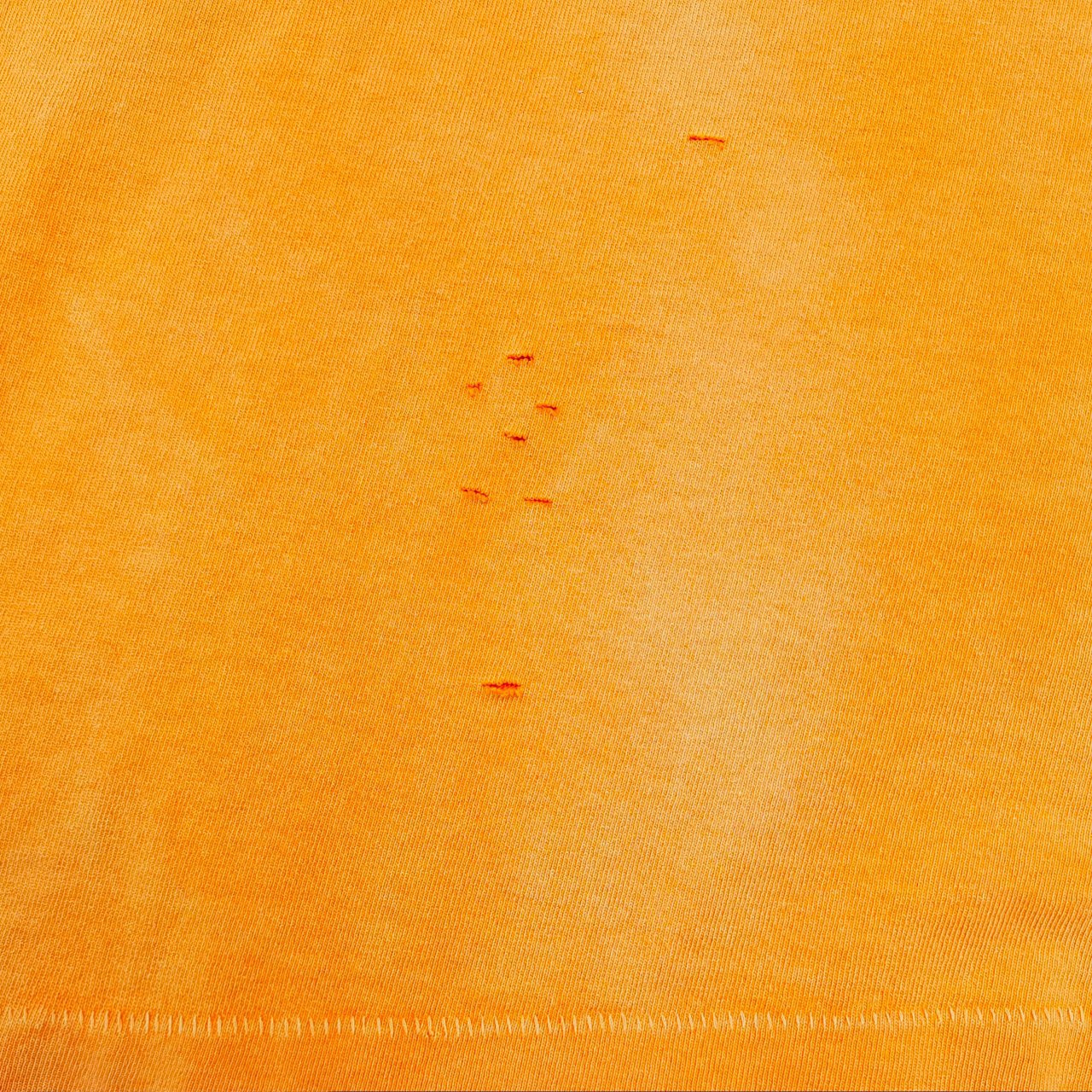 camiseta naranja