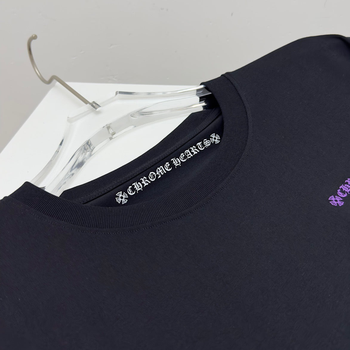 camiseta negra