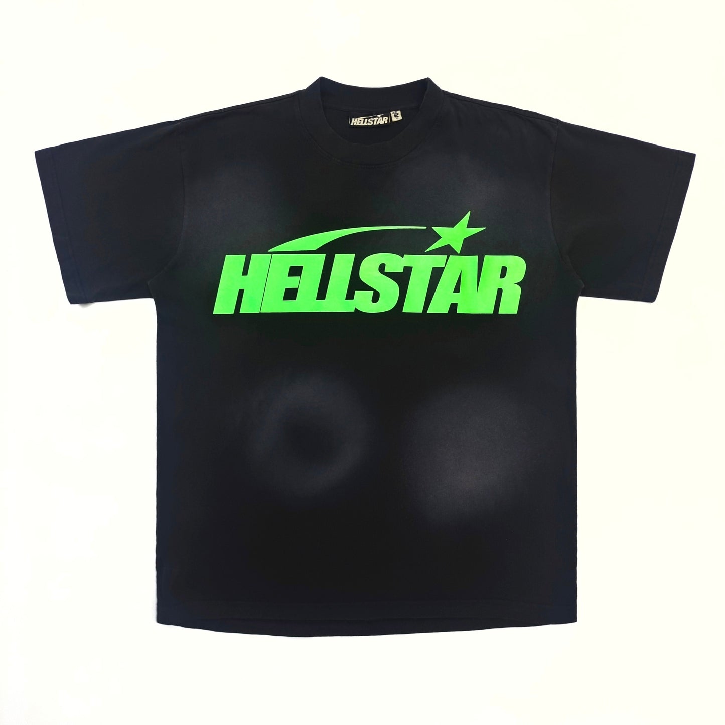 Schwarz-grünes T-Shirt
